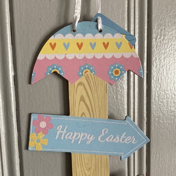 2/$20 NWT Beautiful Wooden Glittered Whimsical Easter Directional 🐥 Decor Sign - Picture 4 of 17